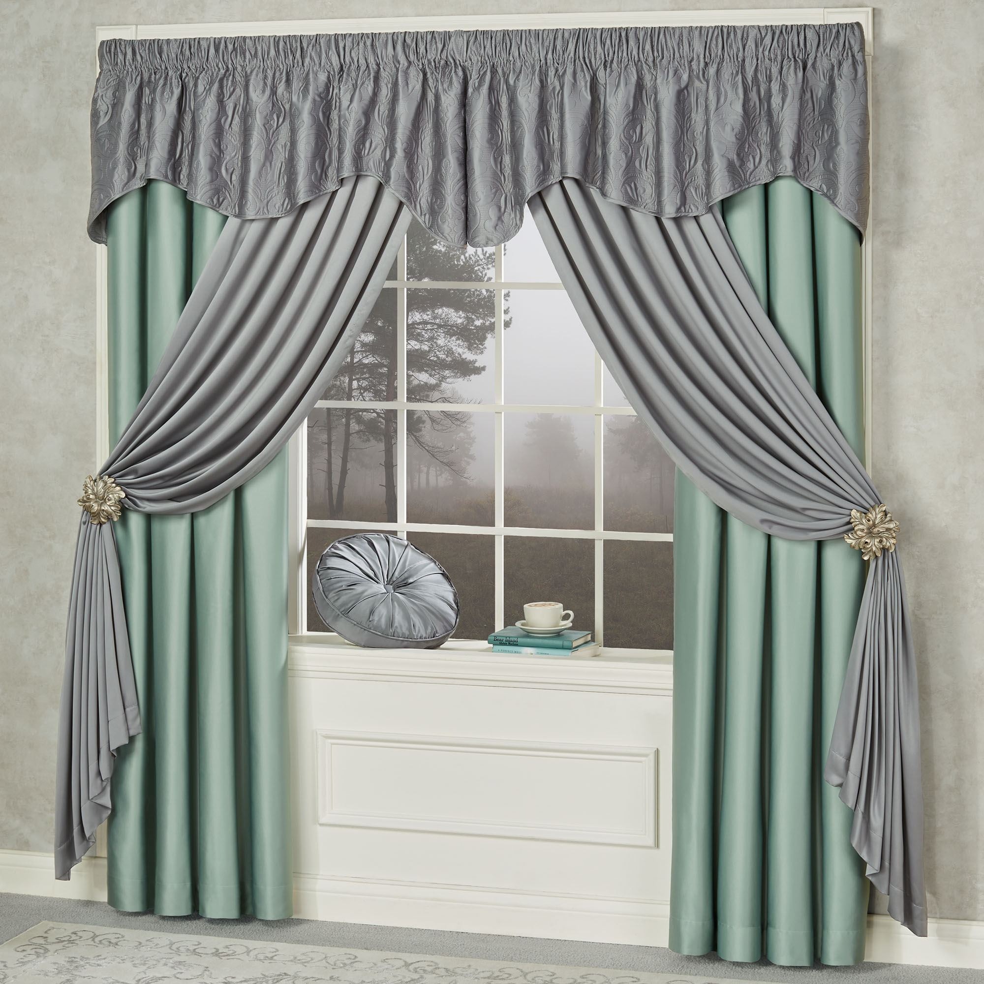 • Comice : Plain Valances